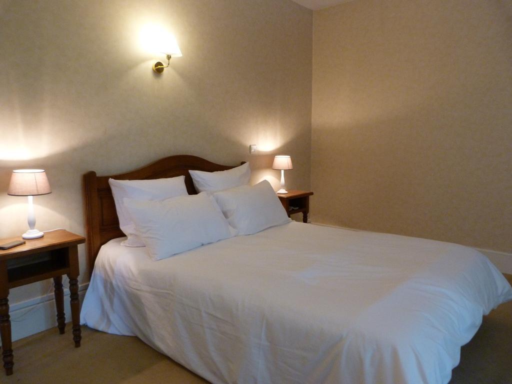Logis Hotel Restaurant La Tour De Ciron Carmaux 객실 사진