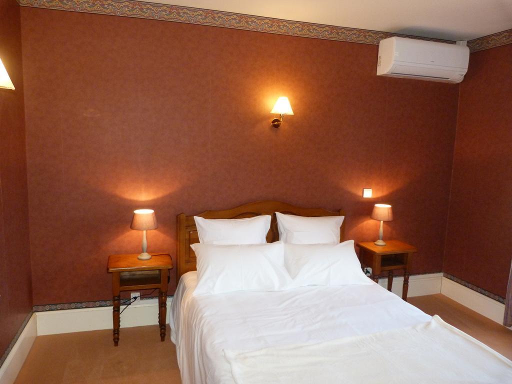 Logis Hotel Restaurant La Tour De Ciron Carmaux 객실 사진