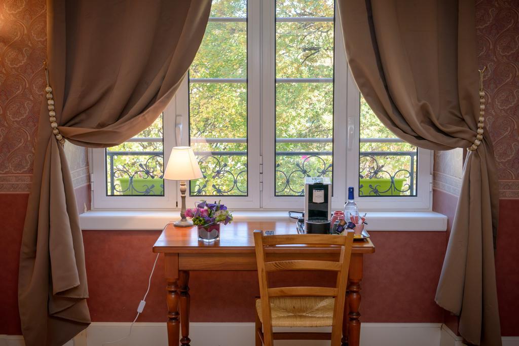 Logis Hotel Restaurant La Tour De Ciron Carmaux 외부 사진