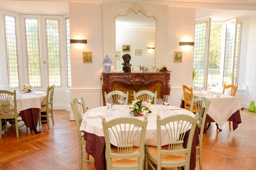 Logis Hotel Restaurant La Tour De Ciron Carmaux 외부 사진